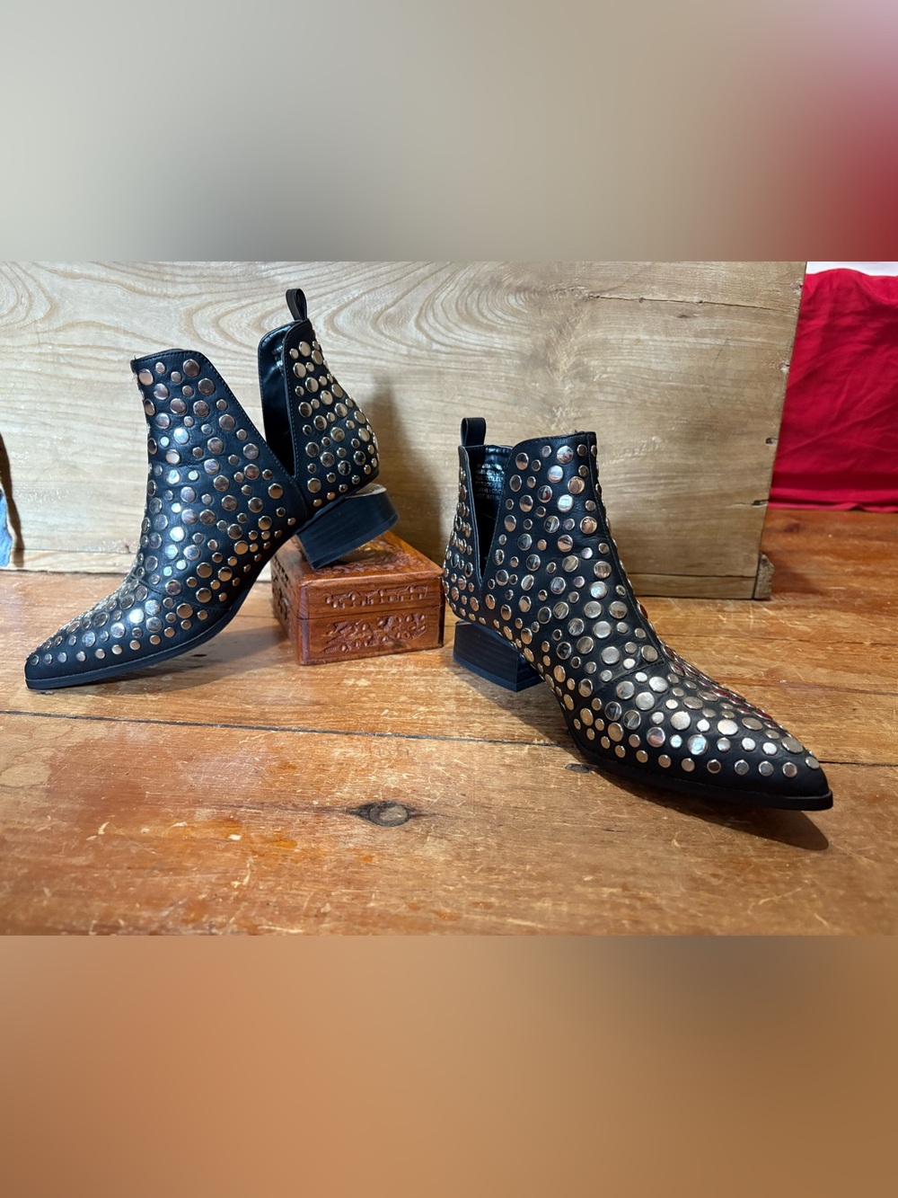 New wave punk Steve Madden silver rivet punk stud ankle boots size 7 like new